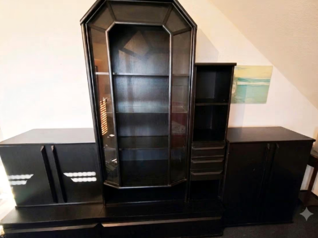 Vitrinenschrank 6-teilig zu verschenken